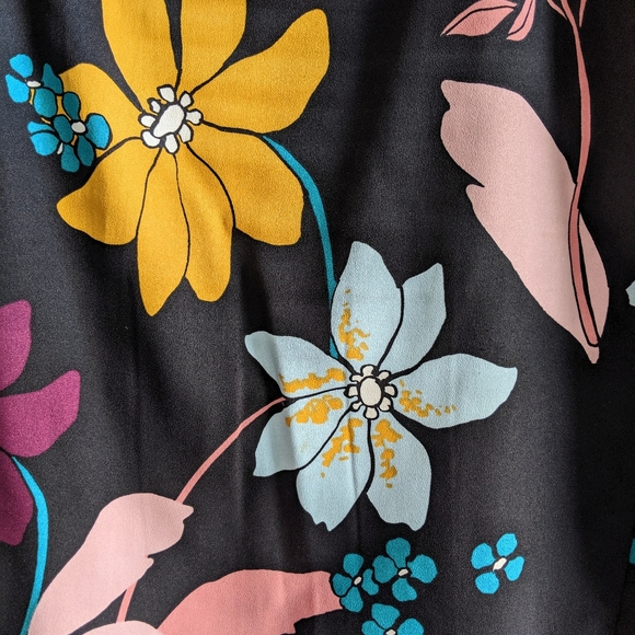 Floral Pencil Skirt - Picture 6 of 6